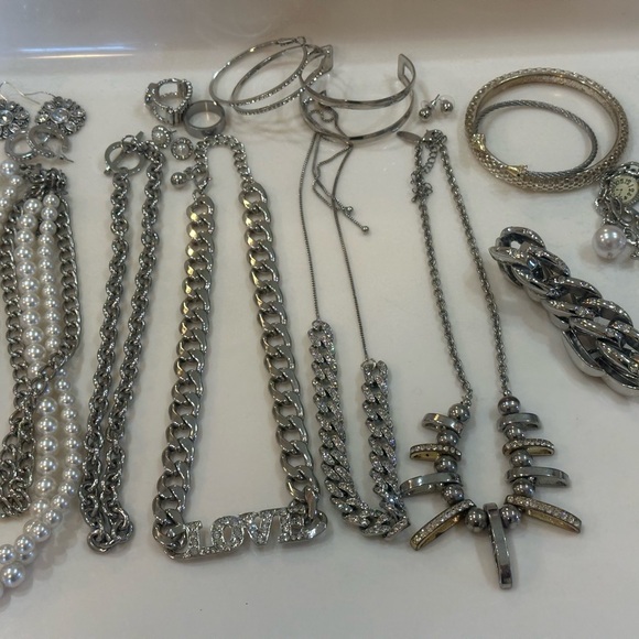 🔥 Statement Bundle | 5x5x5 Mix of Chain Rhinestone Pearl Set - Picture 5 of 11